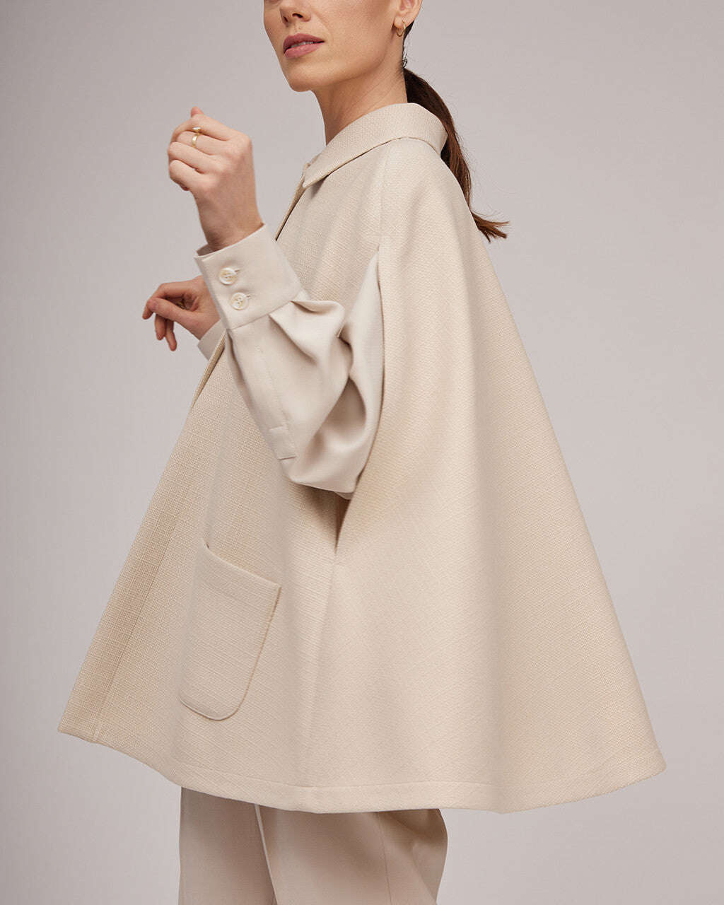 Elegant cream-colored finish with a pronounced fabric texture | YOVANNA Nolo Store