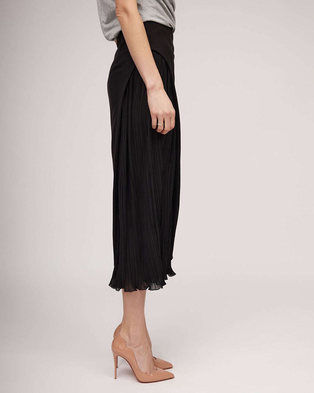 Black midi length skirt with a distinctive silhouette and pleats | IRENE Nolo Store