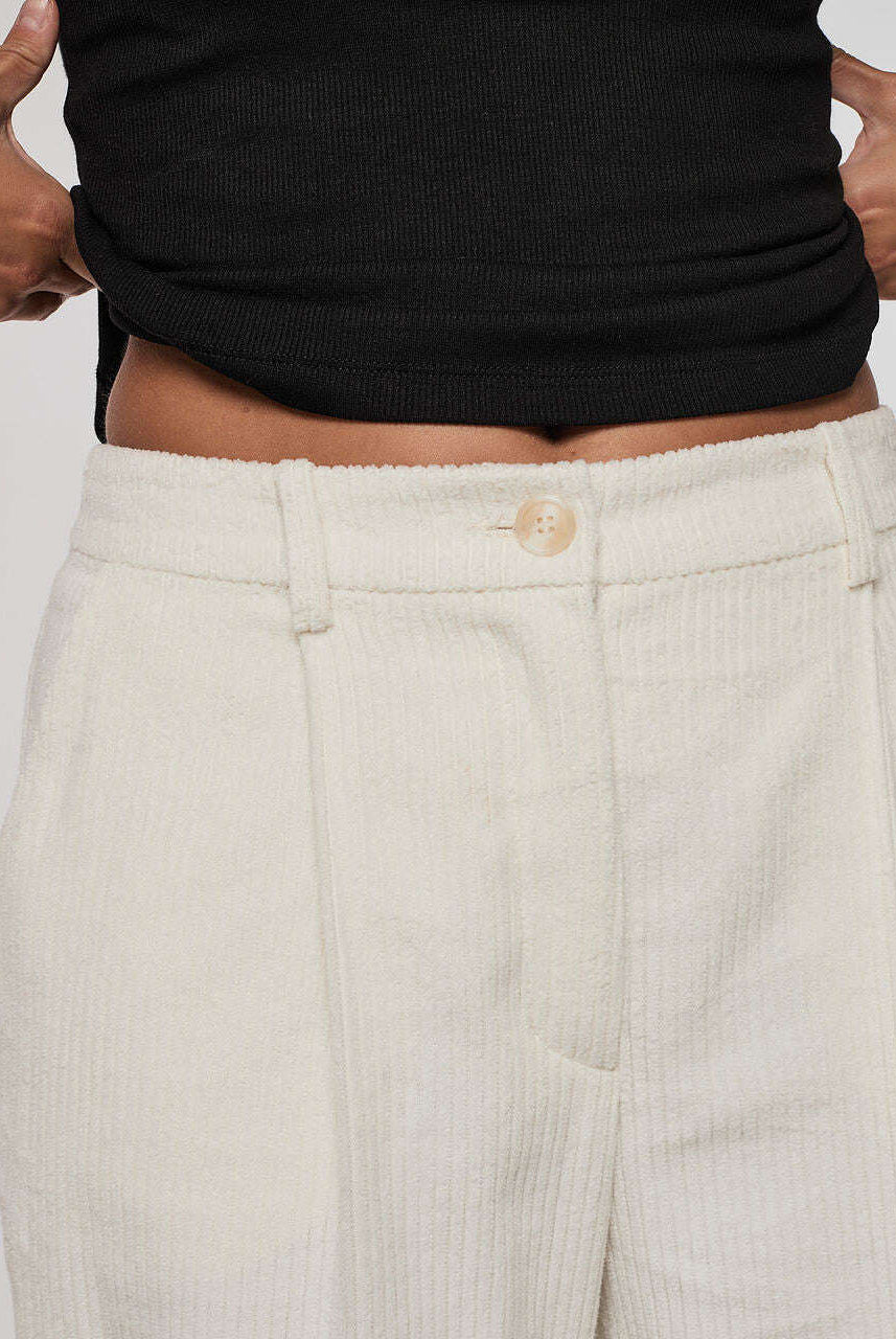 White velvet pants | HIDIKI Nolo Store