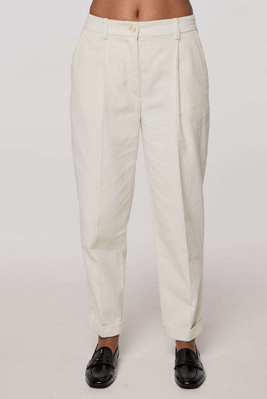 White velvet pants | HIDIKI Nolo Store