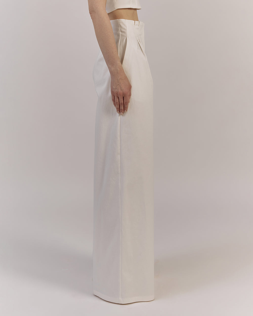 Baltas, platas džinsa bikses ar augsto jostasvietu |JEMA