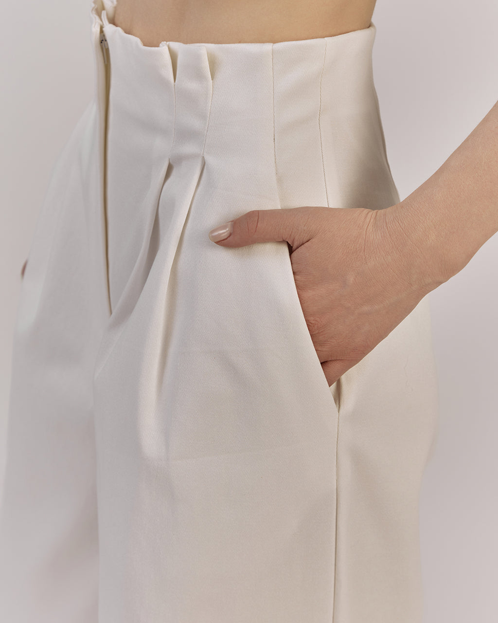 Baltas, platas džinsa bikses ar augsto jostasvietu |JEMA