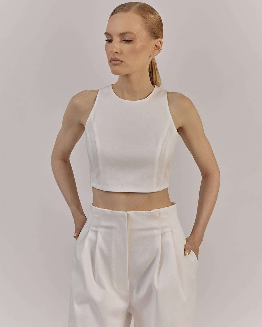 WHITE ZIP CROP TOP|JULIA Nolo Store
