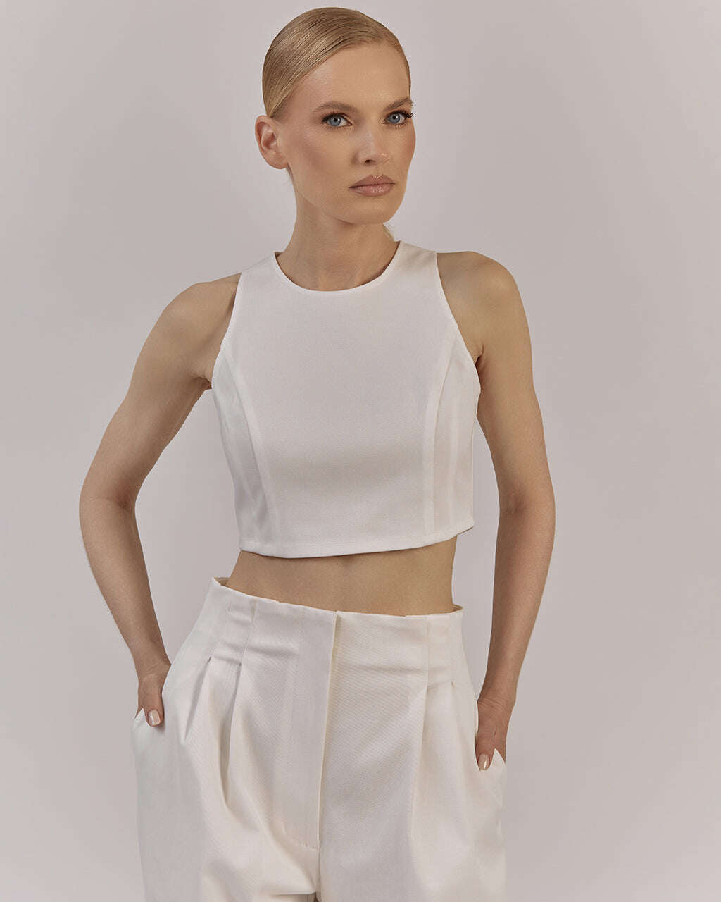WHITE ZIP CROP TOP|JULIA Nolo Store
