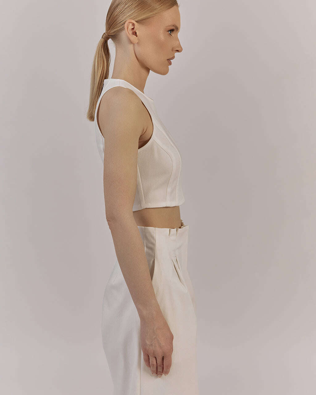 WHITE ZIP CROP TOP|JULIA Nolo Store