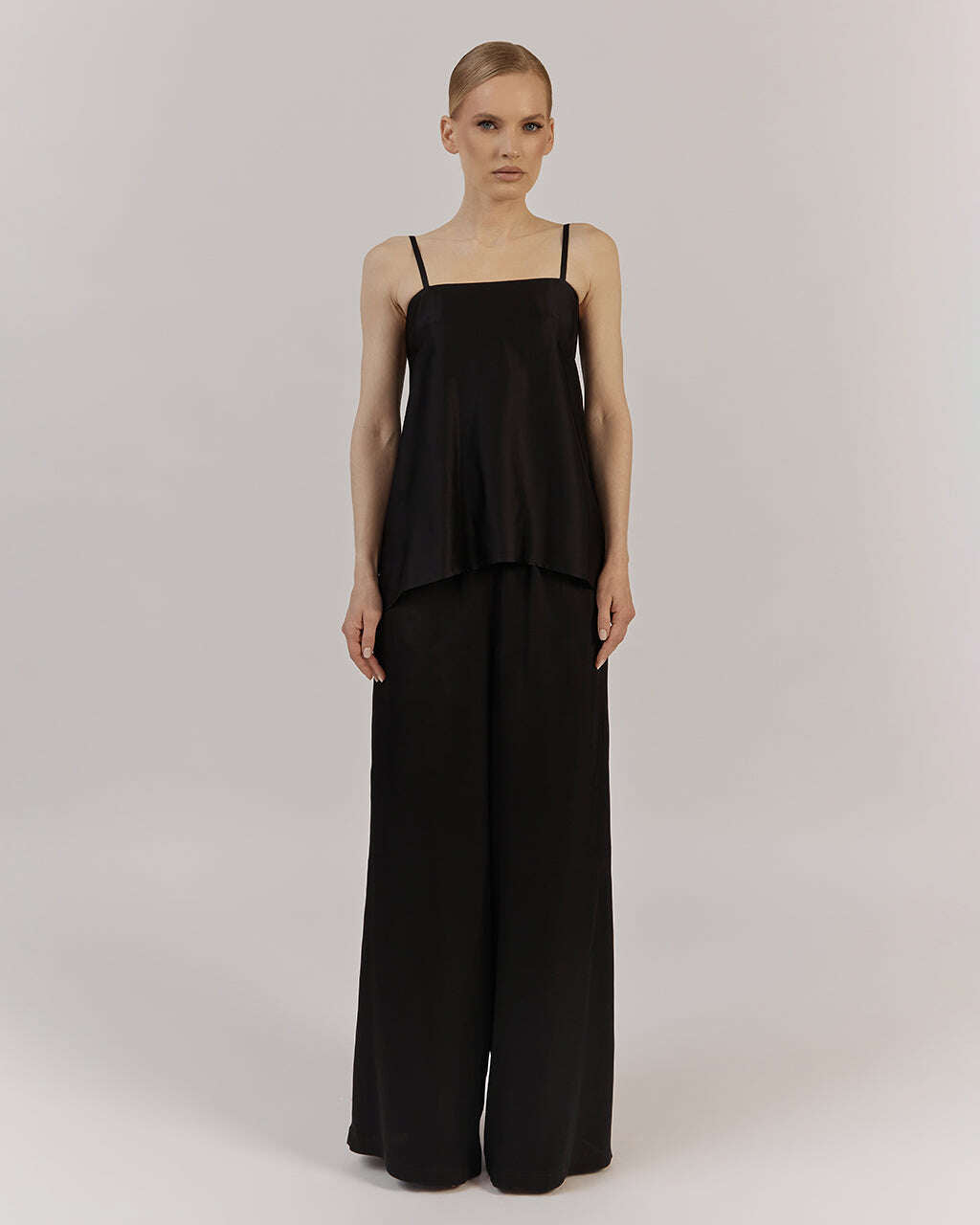 BLACK BACKLESS TOP | IDA Nolo Store