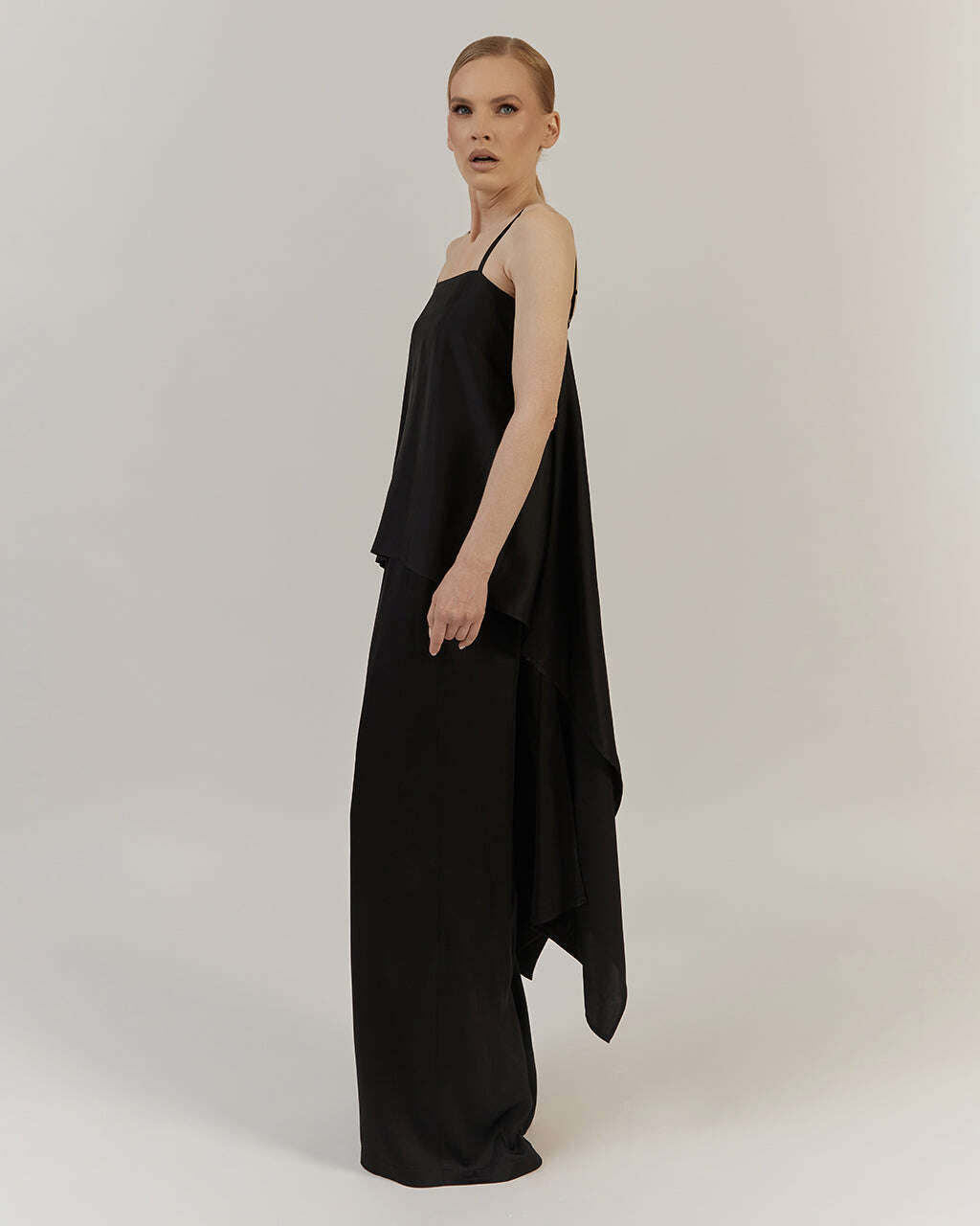 BLACK BACKLESS TOP | IDA Nolo Store
