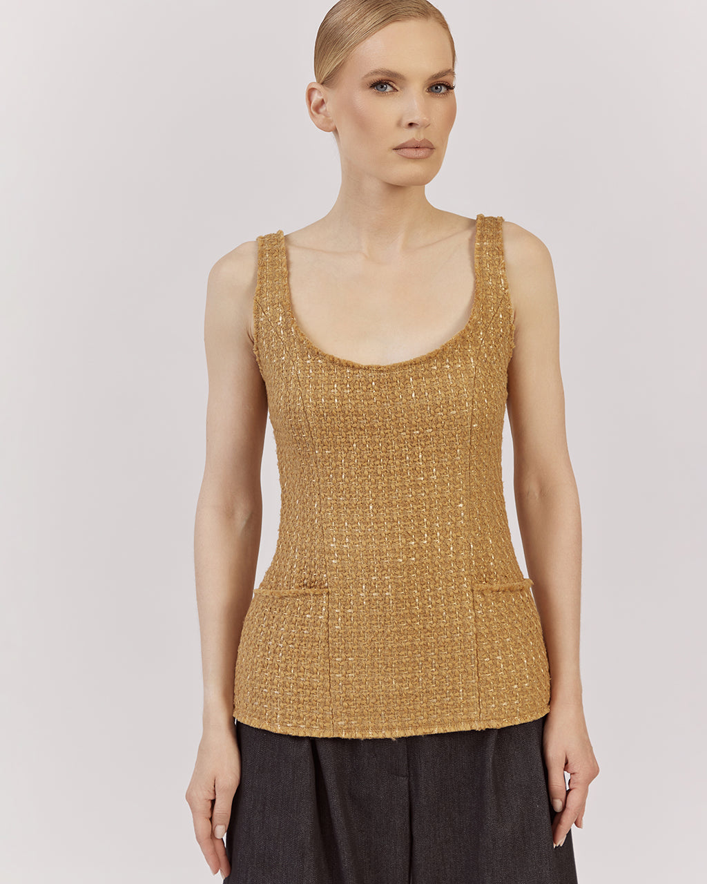 PIEGUĻOŠS TVĪDA TOPS | PAMELA