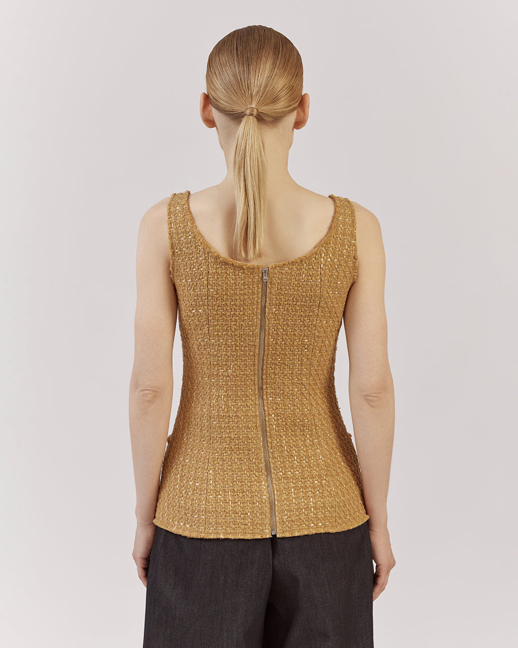 PIEGUĻOŠS TVĪDA TOPS | PAMELA