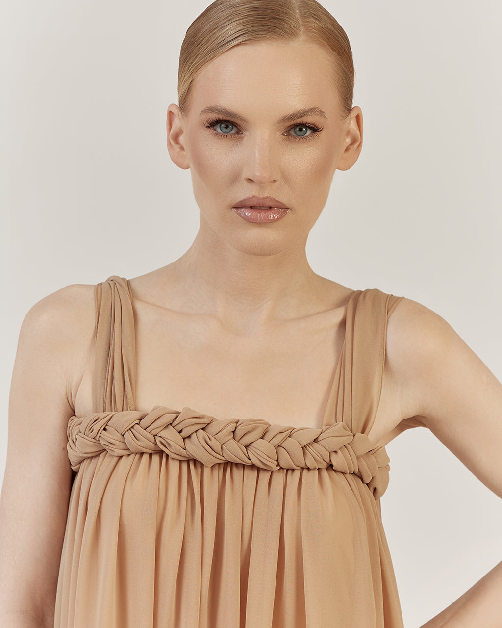 ROMANTISKA MAKSI KLEITA AR PLATĀM LENCĒM  |GLORIA