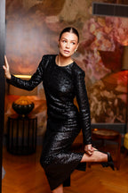 Midi garuma kleita ar fliteriem | ISIDORA