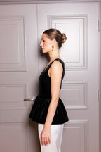 Samta tops ar volānu detaļu |ULIANA