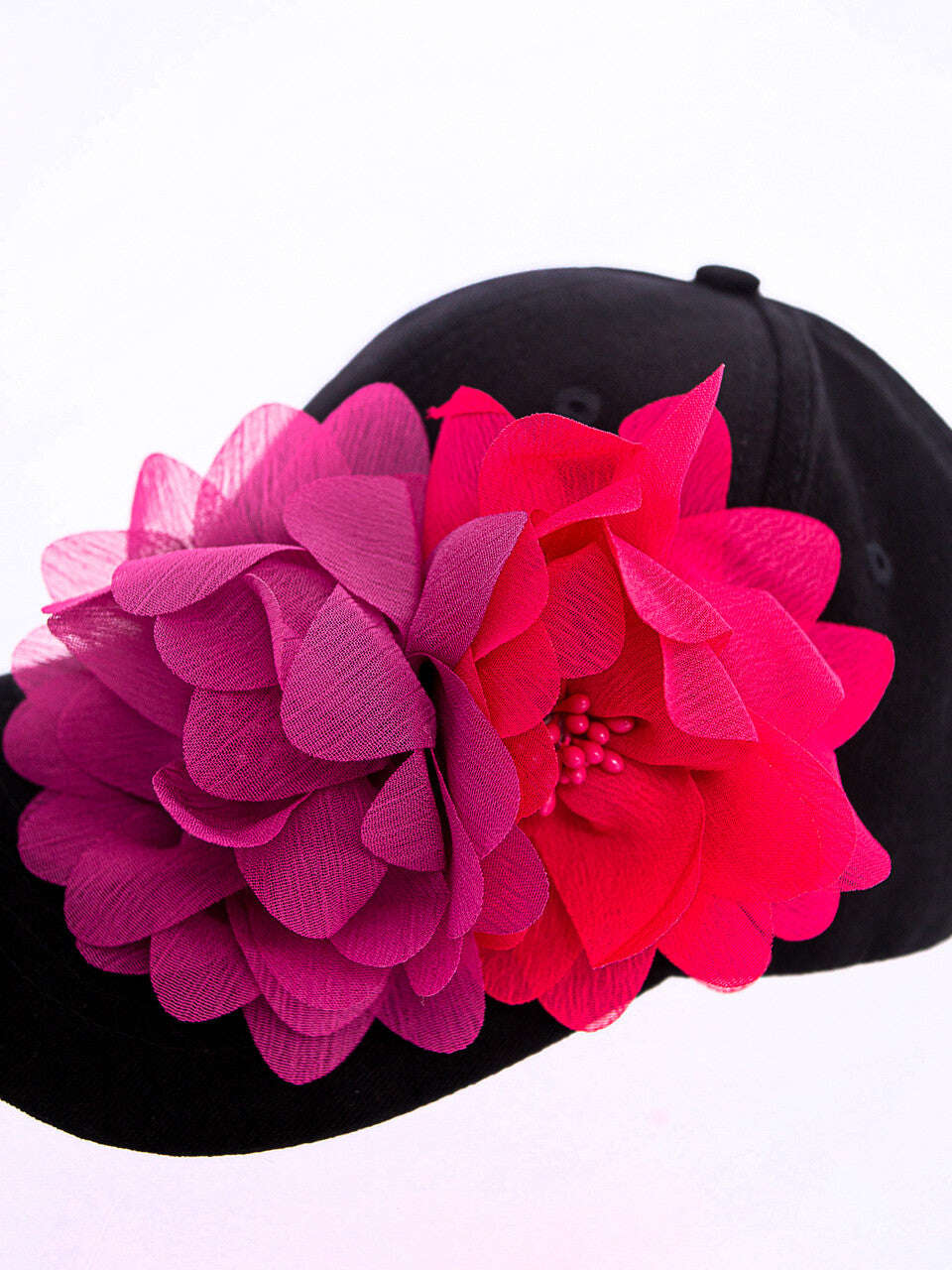 Black Cap With Decorative Brooches | FLOWERS Nolo Store