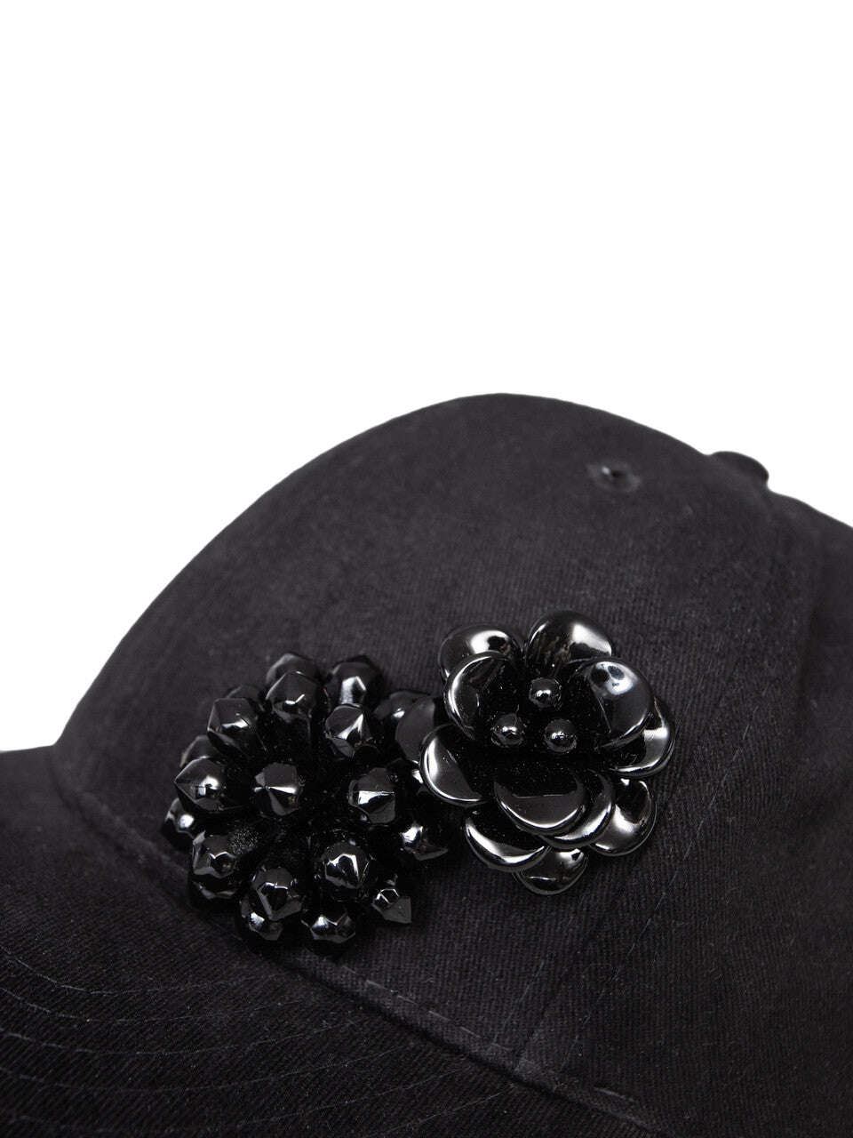 Black Cap With Decorative Brooches | NONA Nolo Store