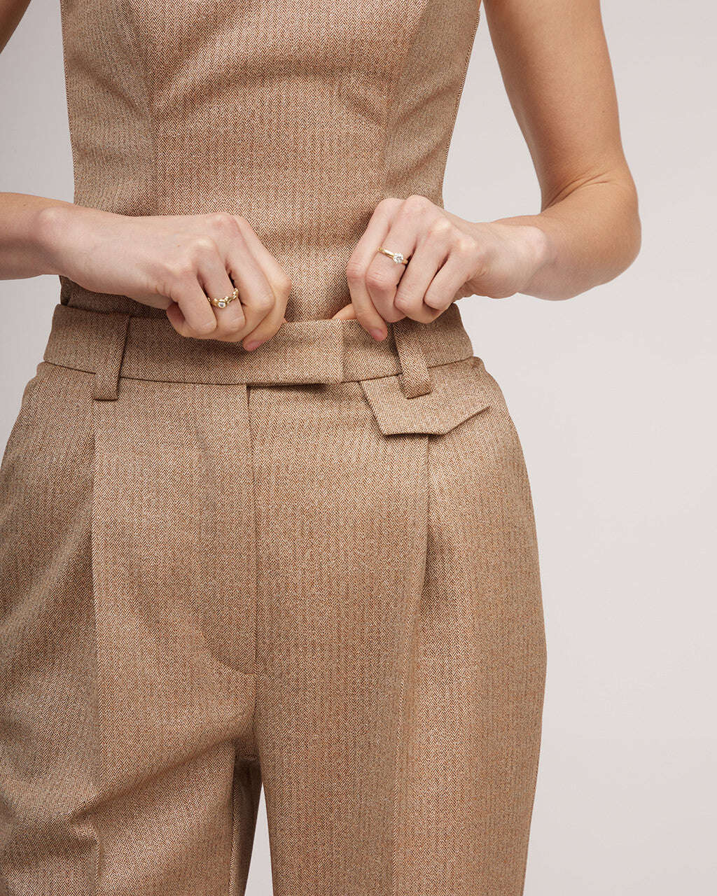 Classic straight cut trousers with metallic sheen | SHINA Nolo Store