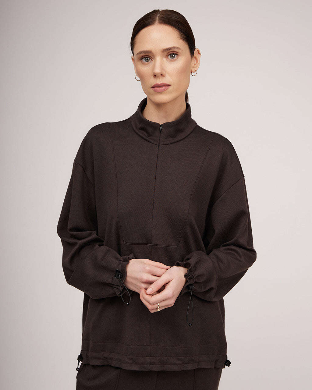 Chocolate brown knit sweater with a zipper | JUSTINE Nolo Store