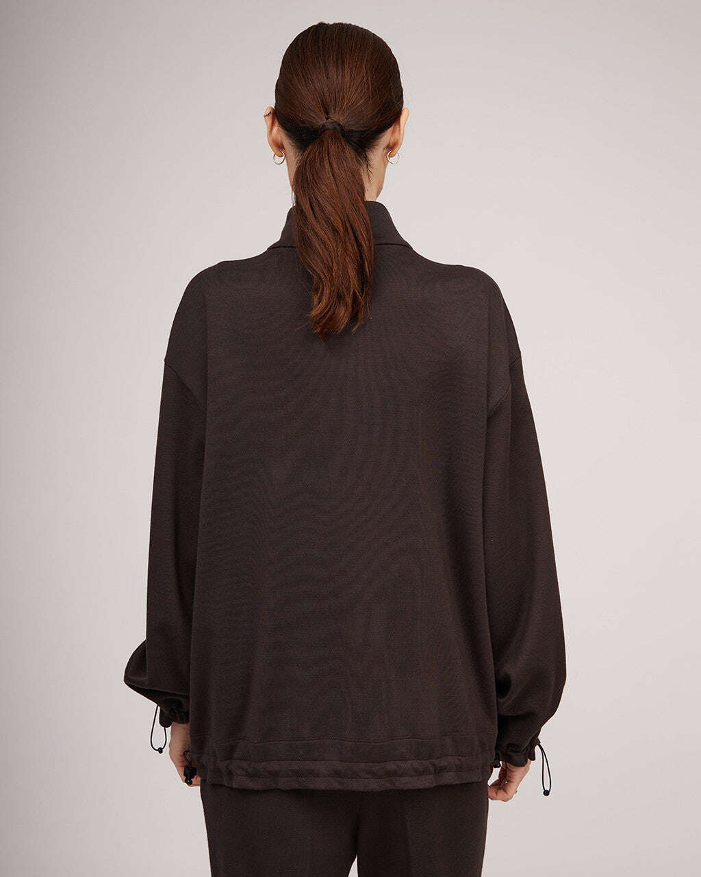 Chocolate brown knit sweater with a zipper | JUSTINE Nolo Store