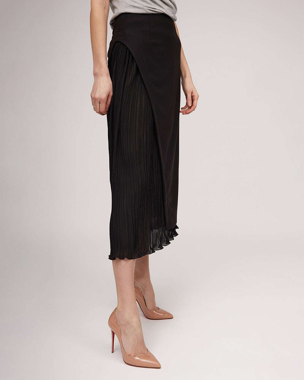 Black midi length skirt with a distinctive silhouette and pleats | IRENE Nolo Store