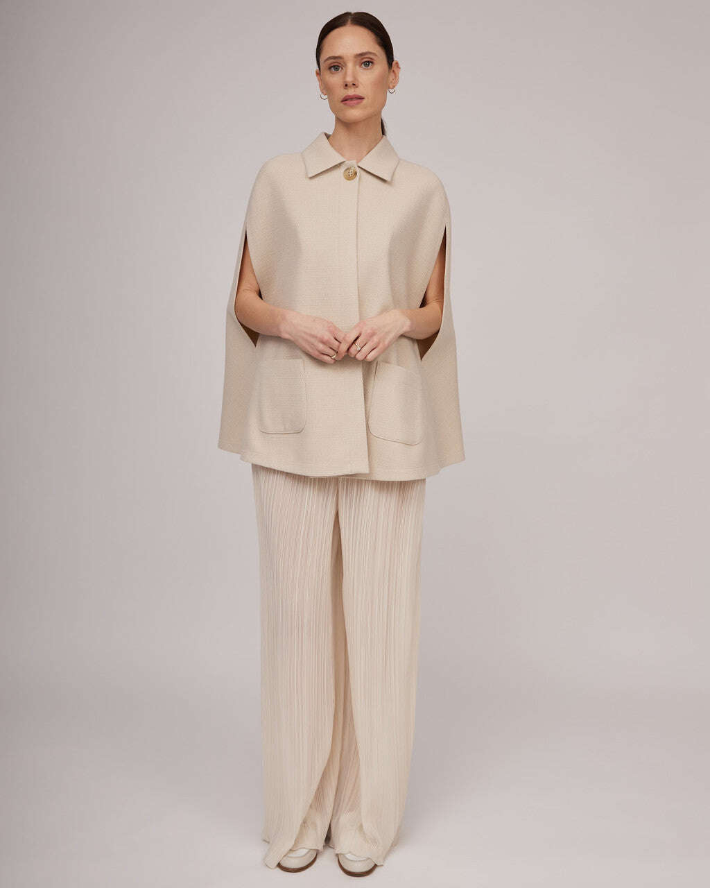 Elegant cream-colored finish with a pronounced fabric texture | YOVANNA Nolo Store