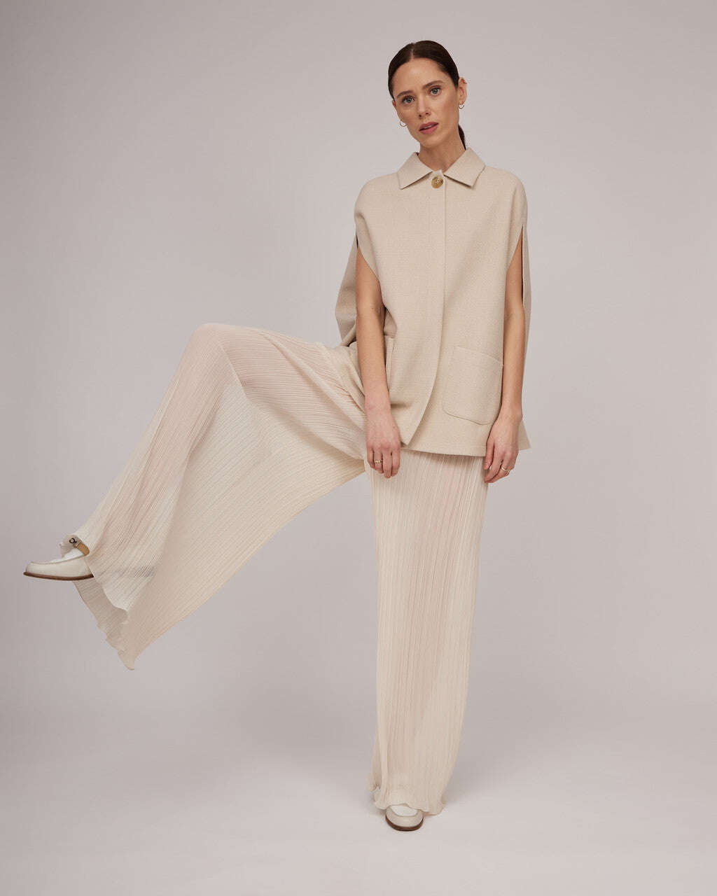 Elegant transparent pleated pants in beige tone with an elastic waistband and jersey shorts | ELDA Nolo Store
