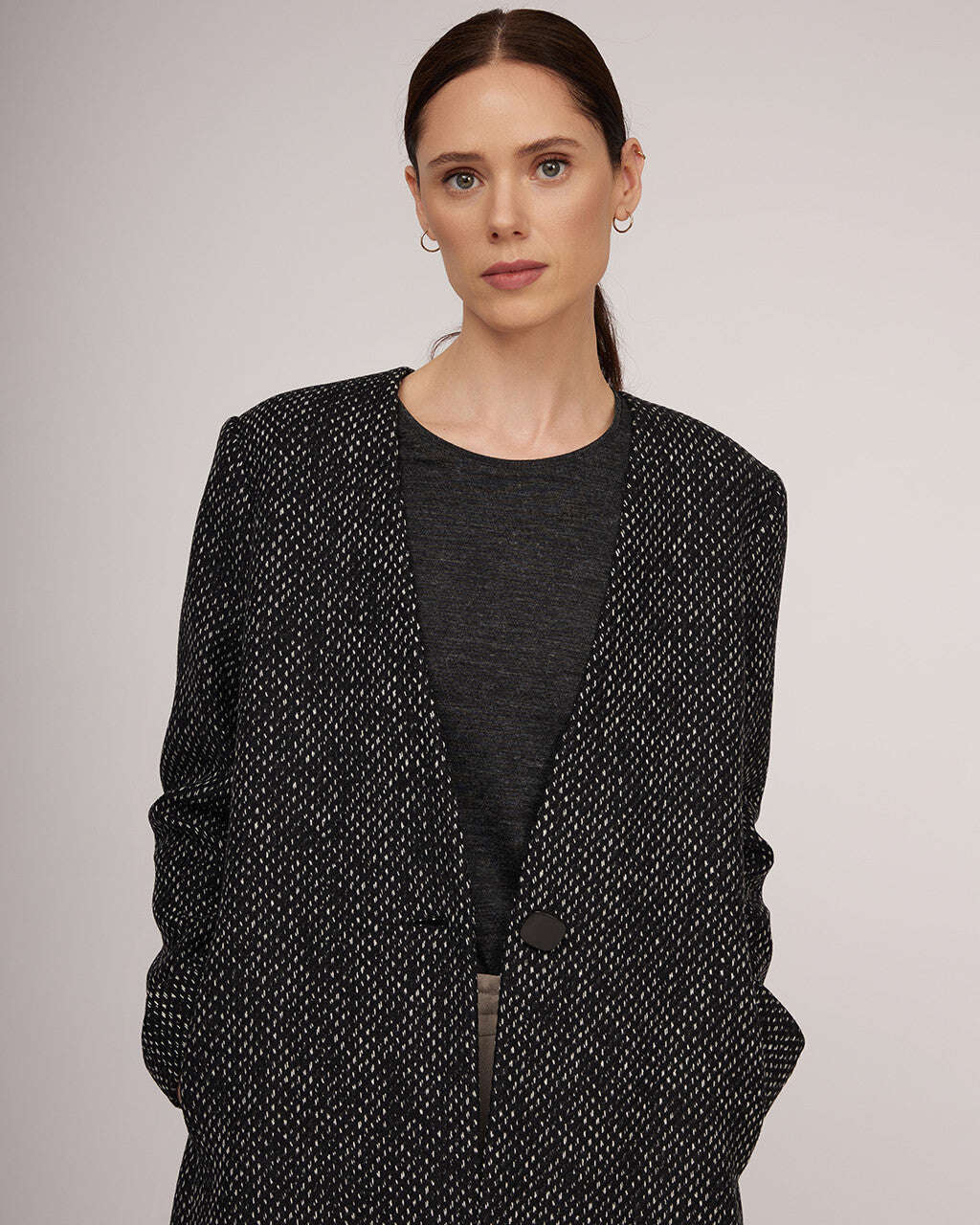 Elegant straight-cut coat with a slit at the back | FABIANA Nolo Store