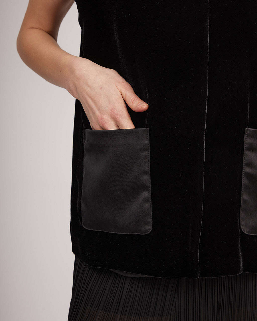 Black silk velvet straight cut vest | OTTILIA Nolo Store