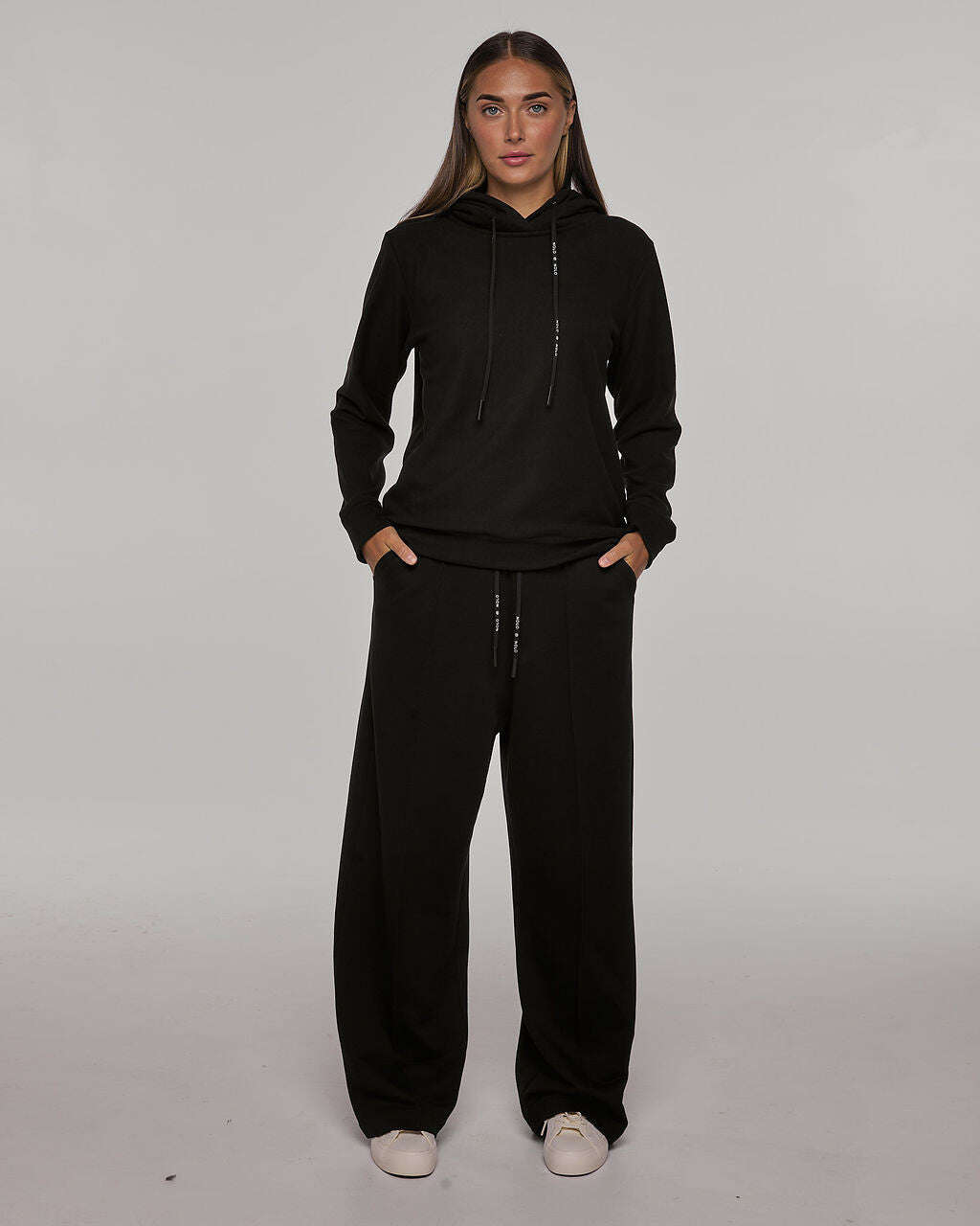 Black women's sports leggings | HARUKI Nolo Store