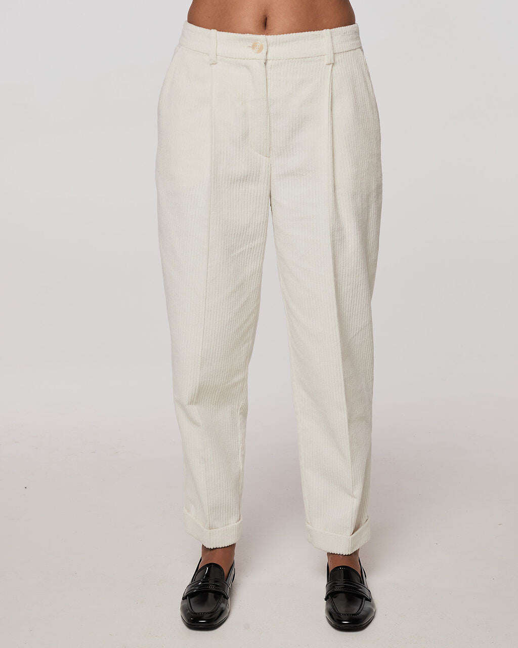 White velvet pants | HIDIKI Nolo Store