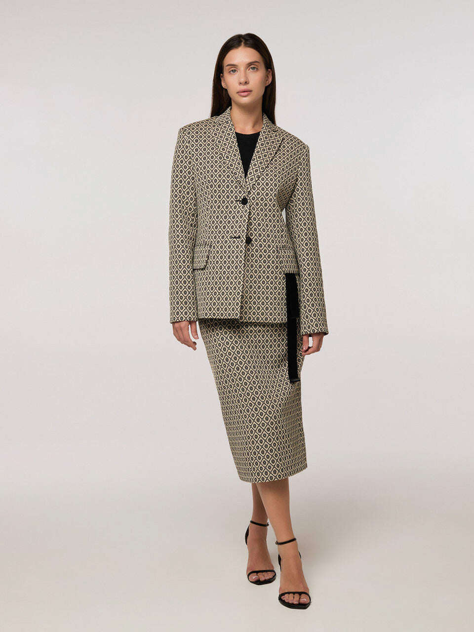 Sand dunes with an elegant slit and pattern | KEYANA Nolo Store