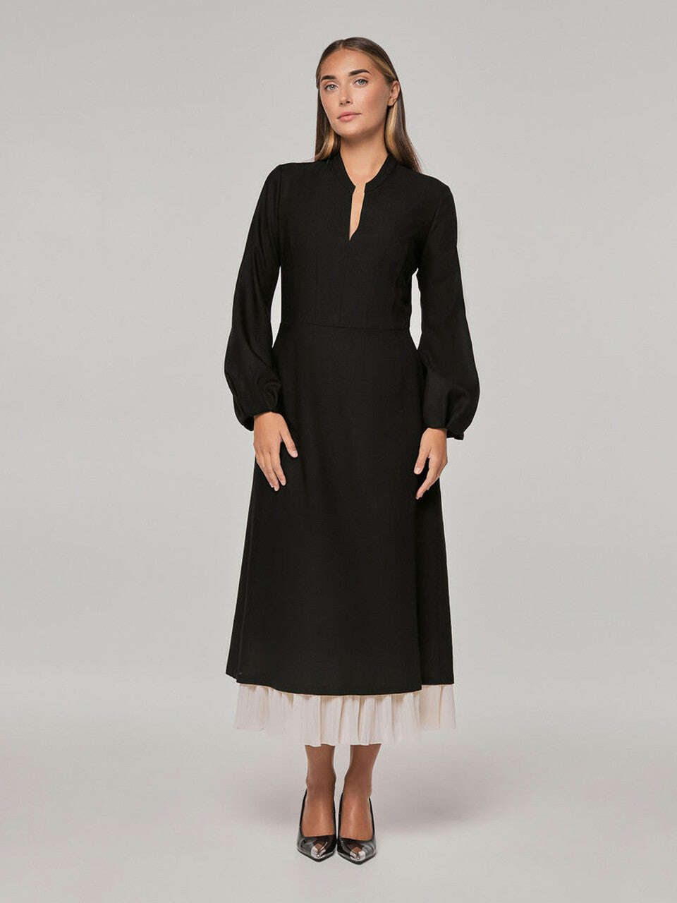 Black wool dress with V-neckline | KOHEKU Nolo Store