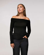 Black top with exposed shoulders | EYKA Nolo Store