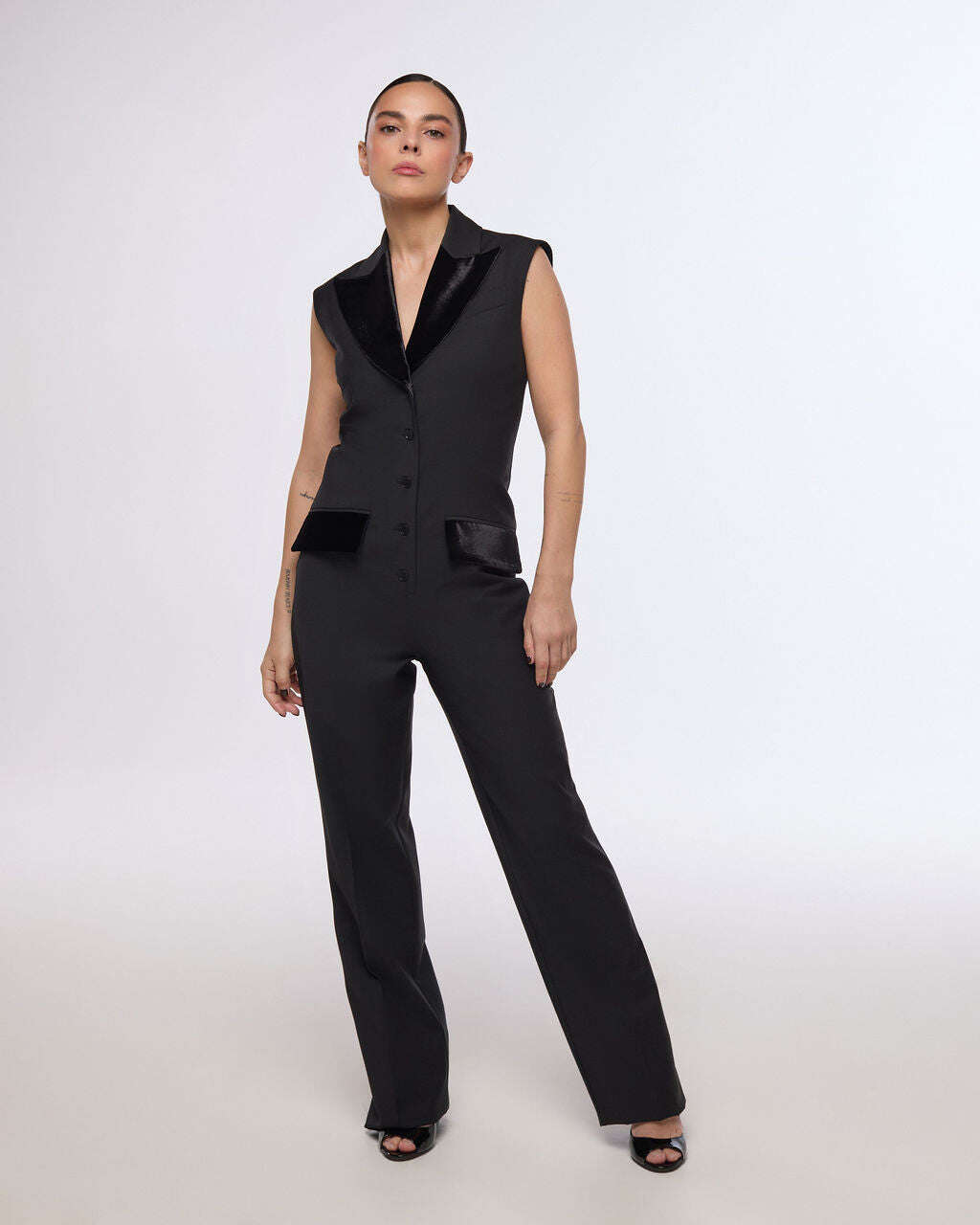 Black, elegant suit with silk velvet details | FUMAYO Nolo Store