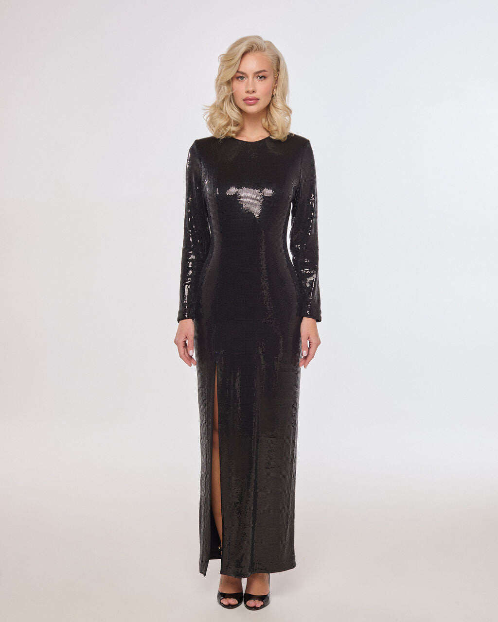 Black dress with a striking cutout in the back | MINORU Nolo Store