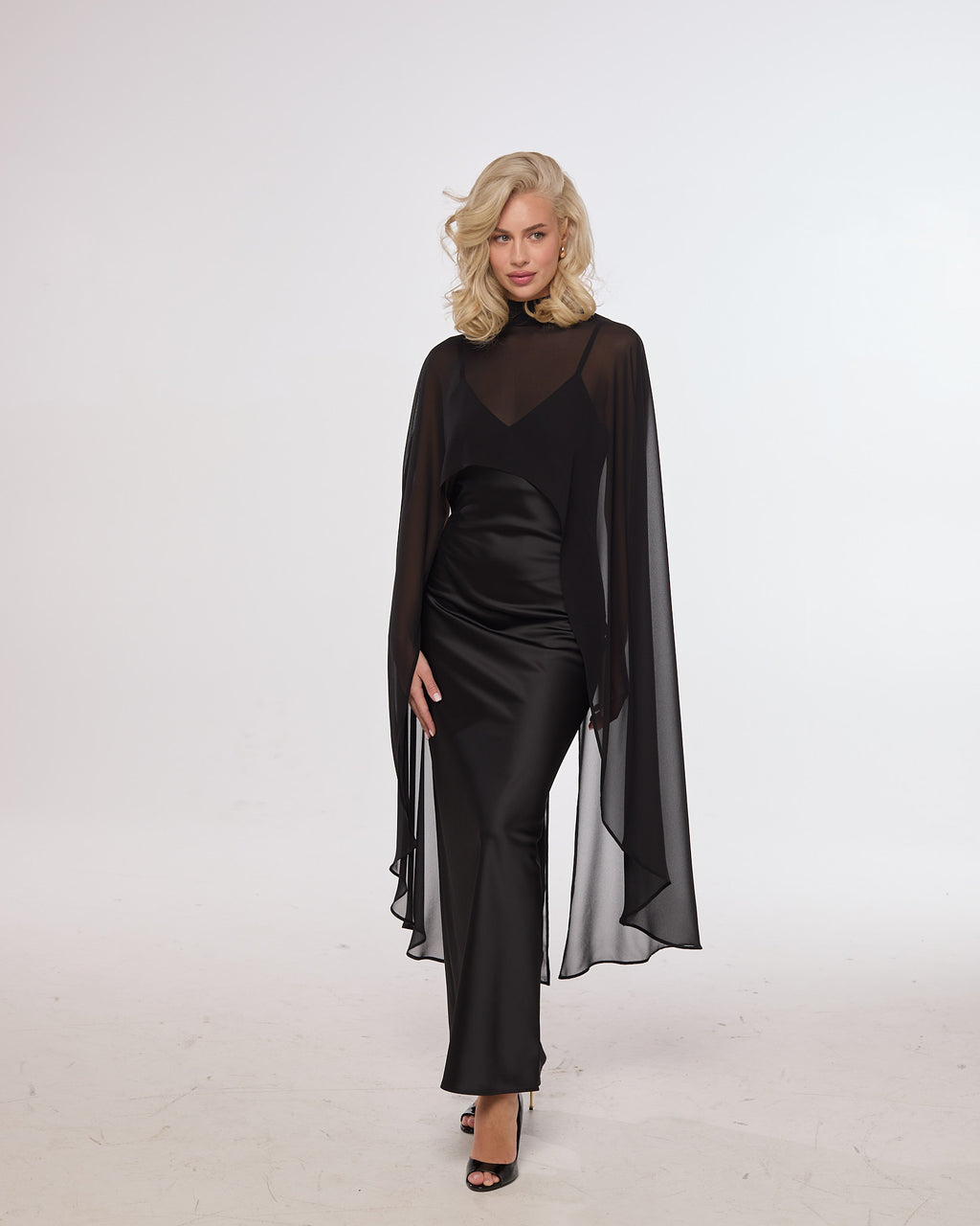 Maxi garuma satīna kleita| JADORE