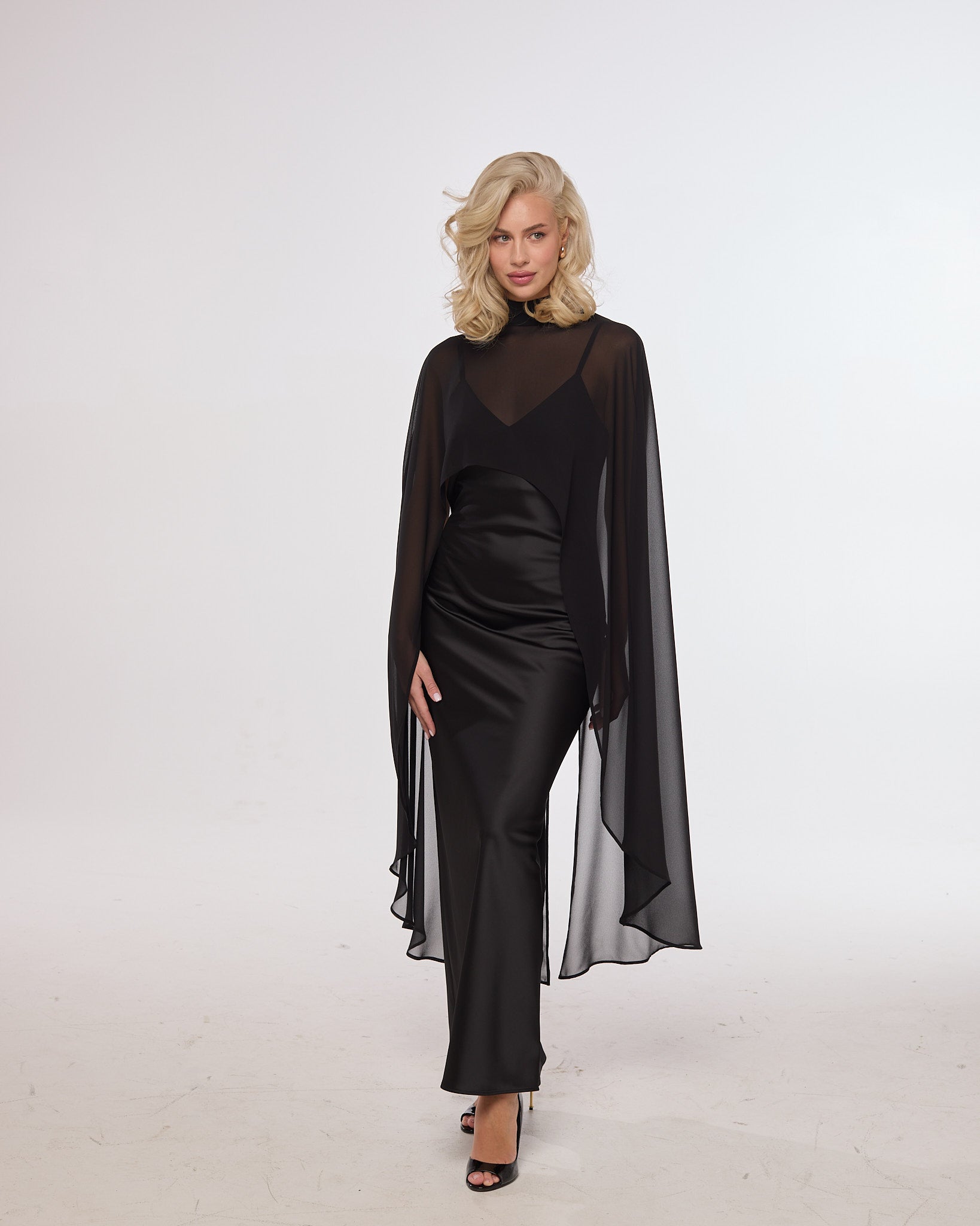 Maxi garuma satīna kleita| JADORE