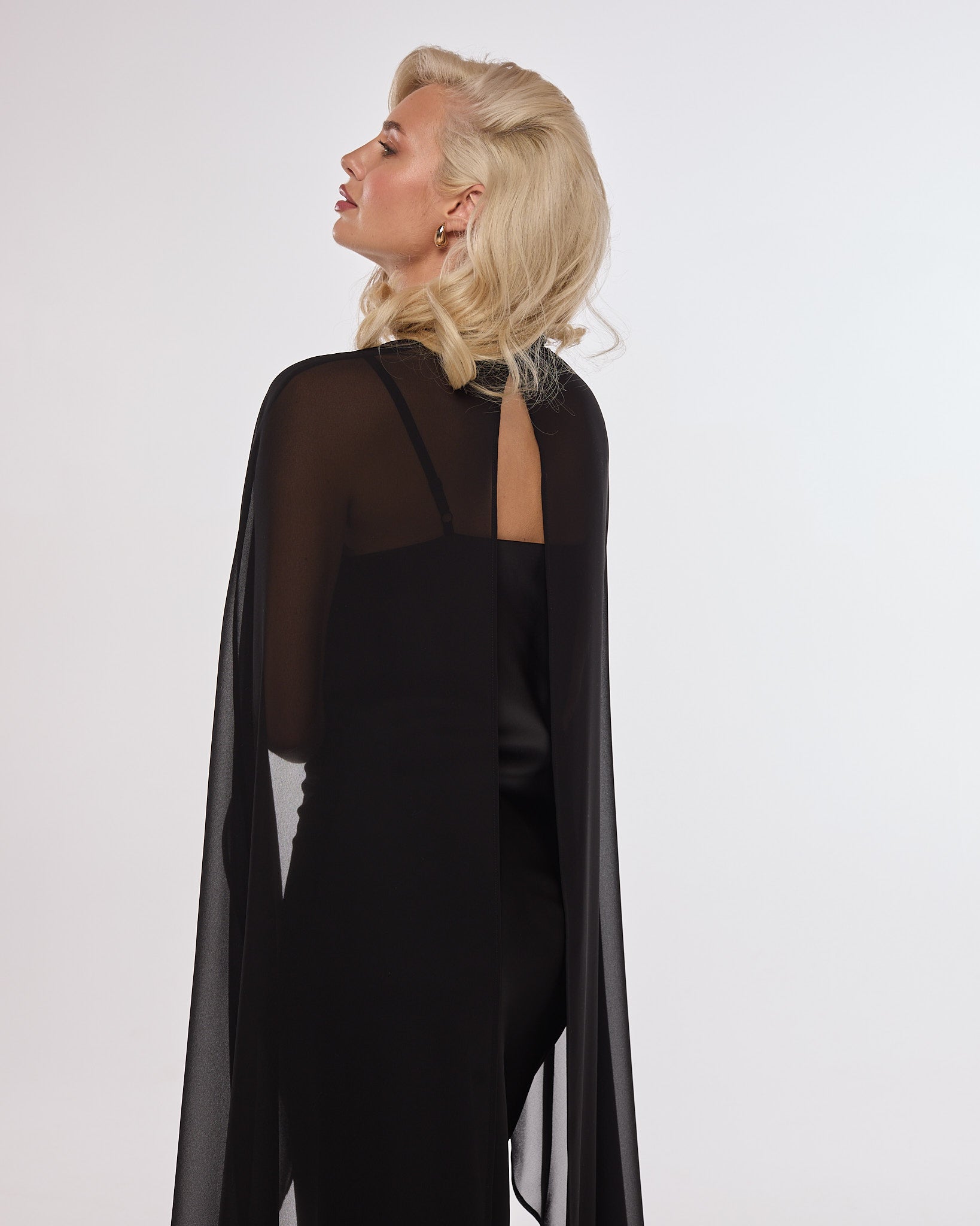 Maxi garuma satīna kleita| JADORE