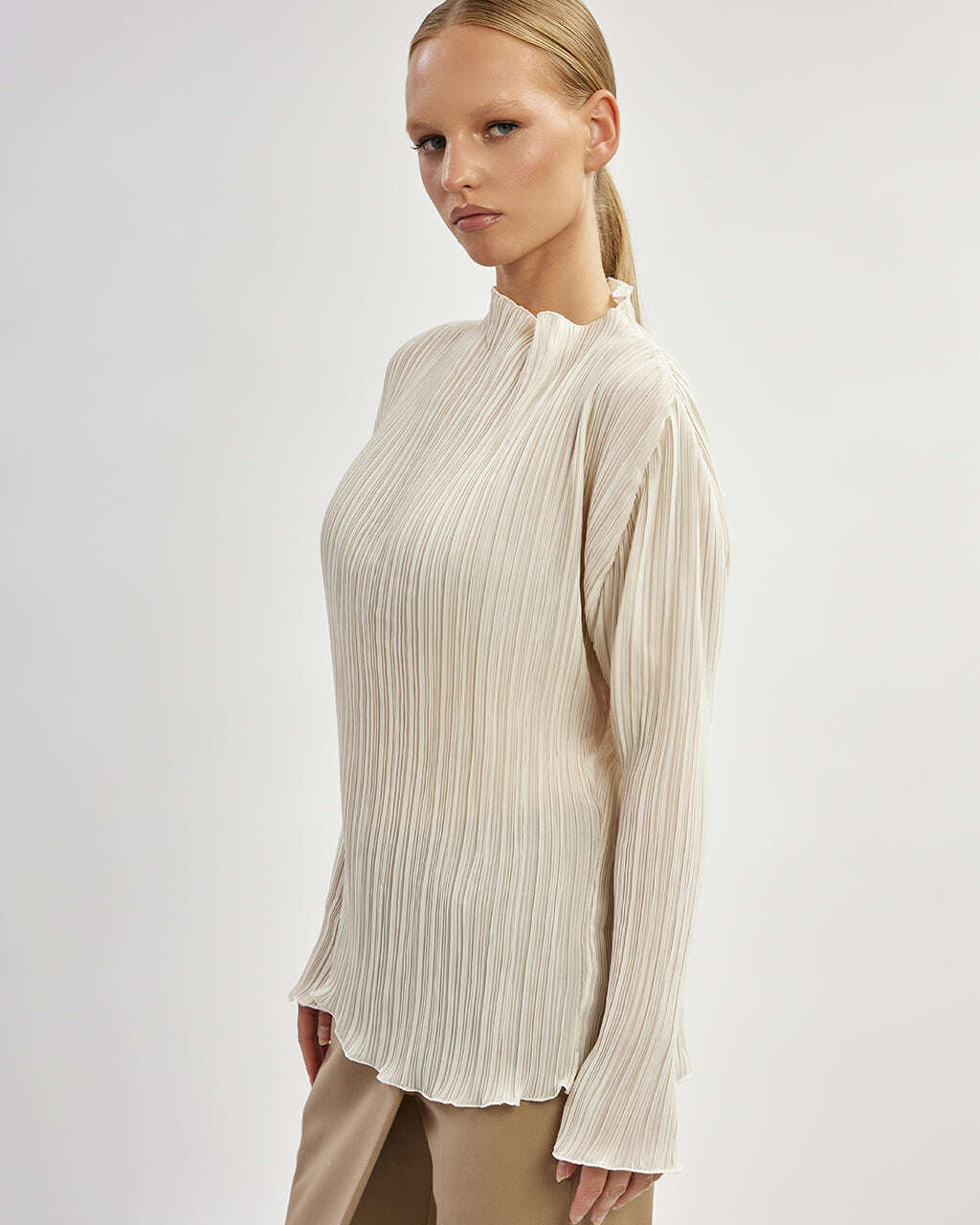 Pleated blouse | LUCRECIA Nolo Store