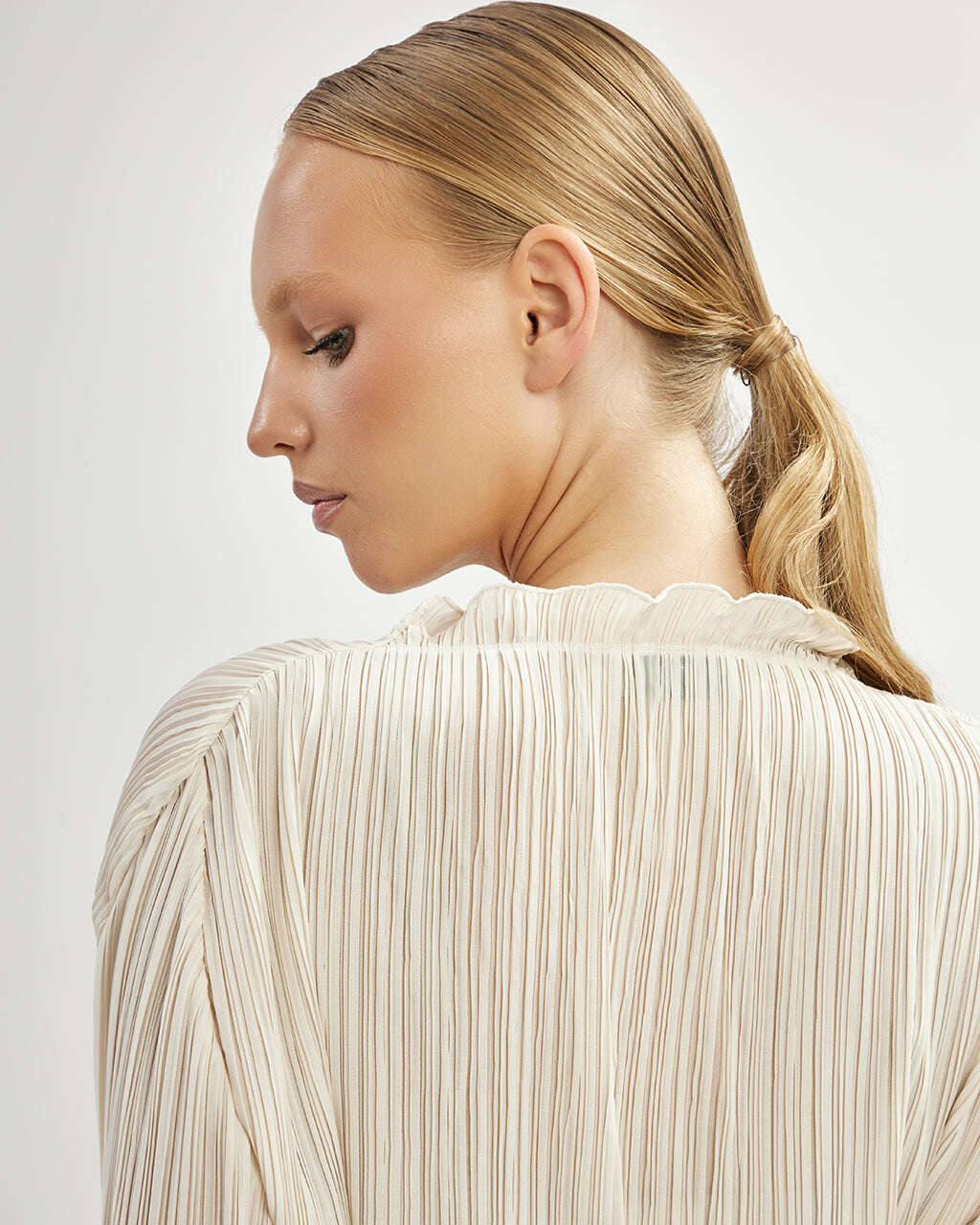 Pleated blouse | LUCRECIA Nolo Store