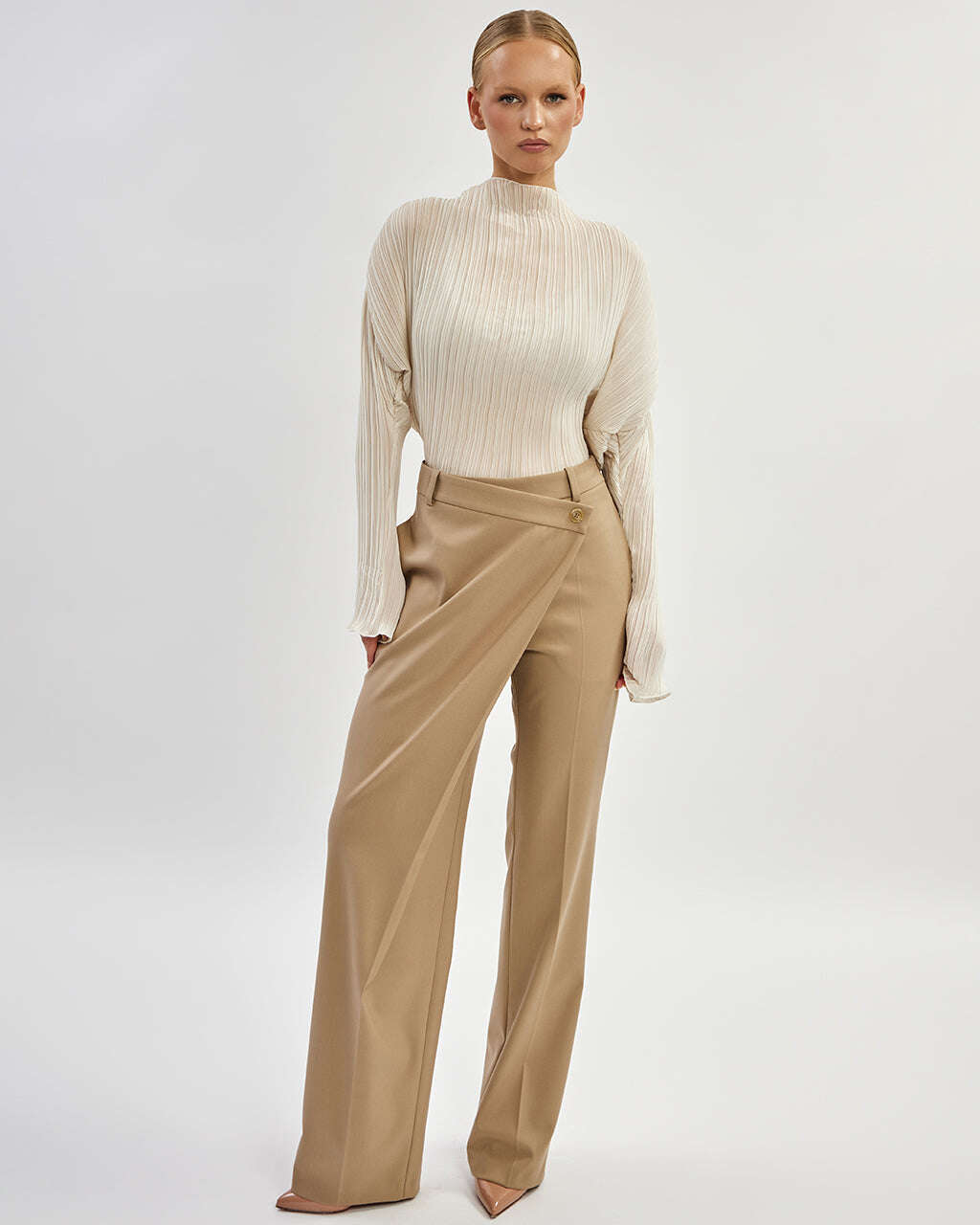 Pleated blouse | LUCRECIA Nolo Store