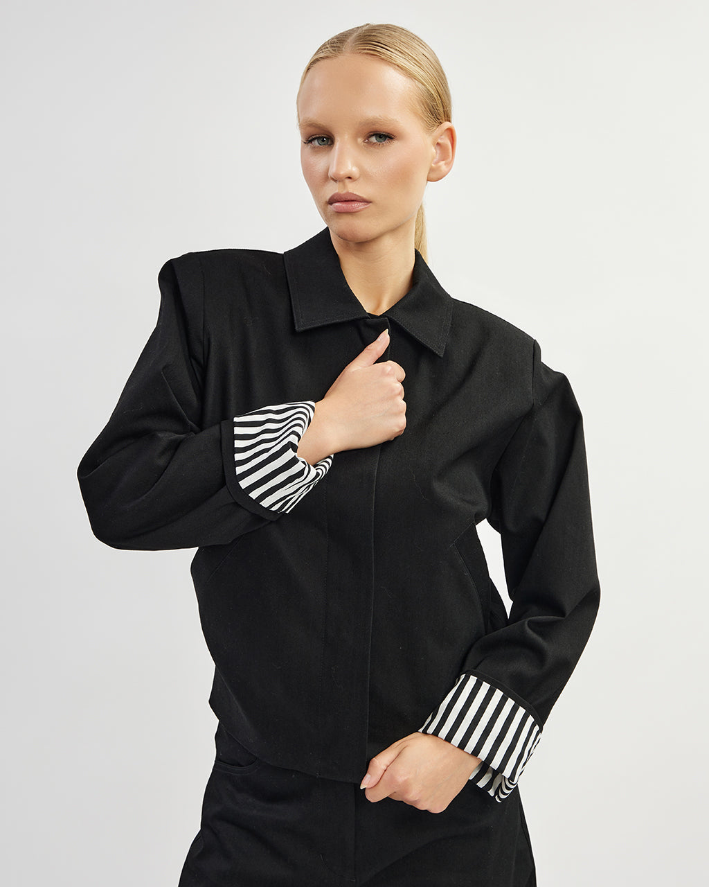 Melna bomberjaka | OTTAVIA