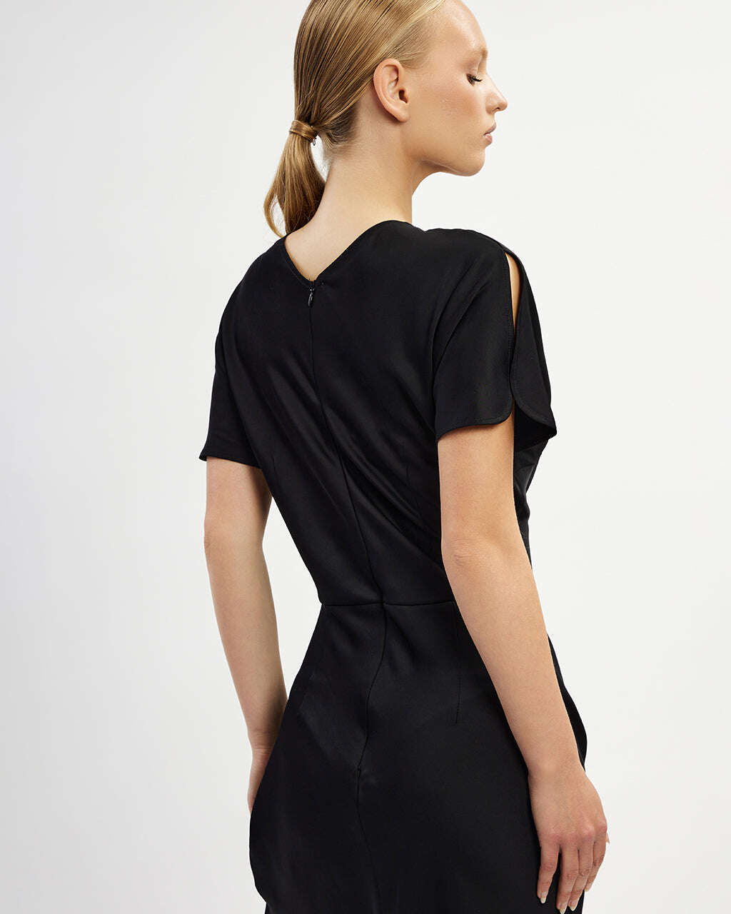 Maxi pleated dress |PAOLINA Nolo Store