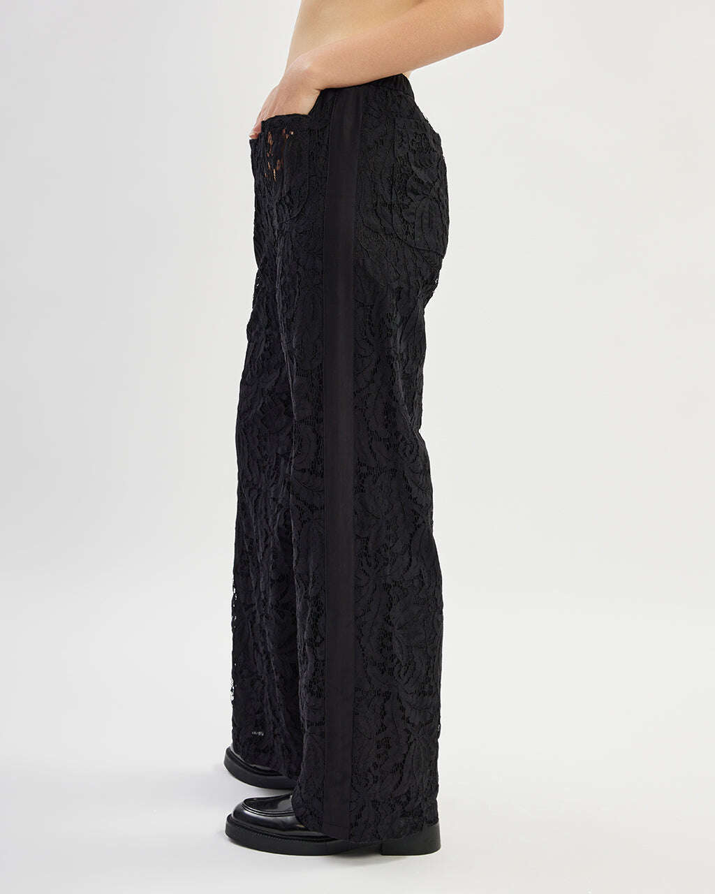 Straight cut lace trousers |MADARA Nolo Store