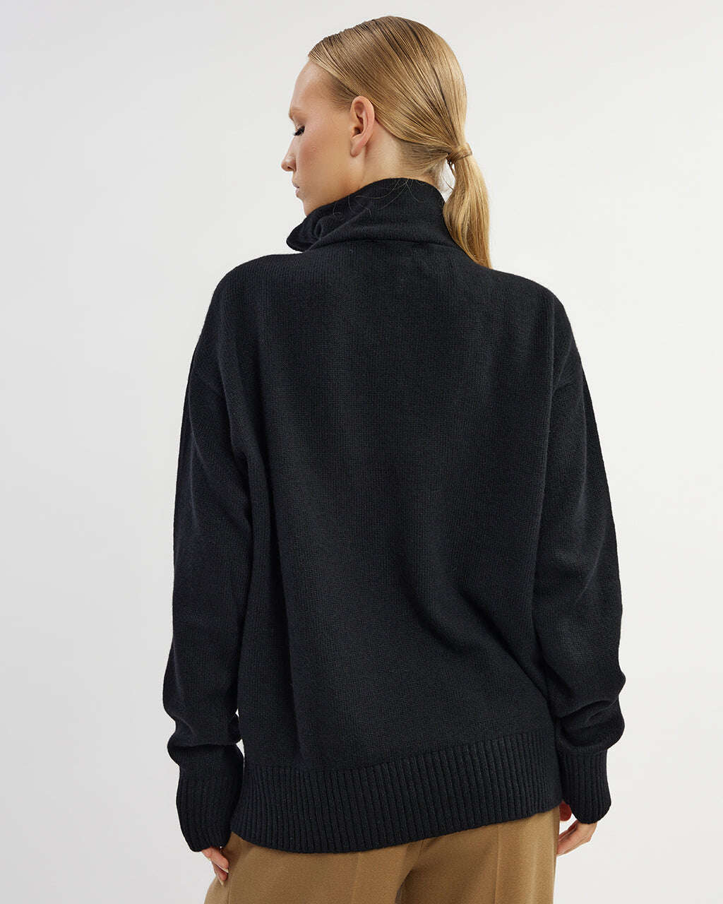 Soft cashmere sweater | AOI Nolo Store