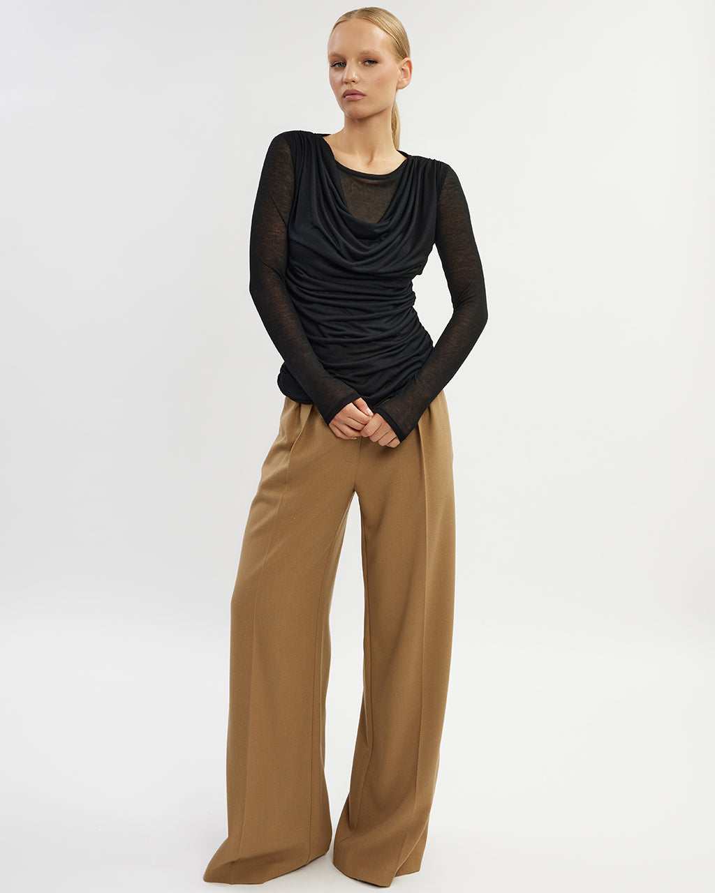 Melns top ar drapējumu| ONDINA