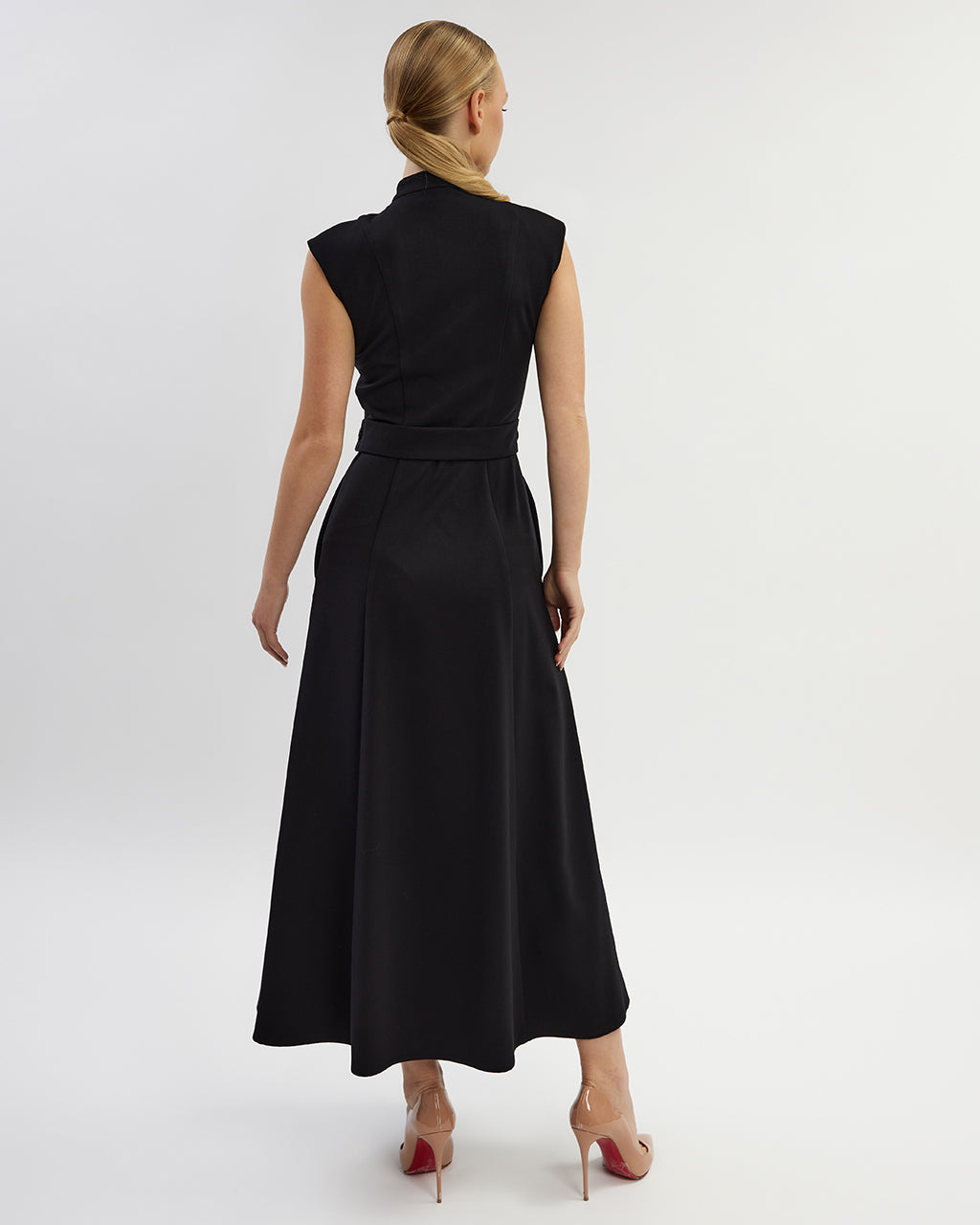 Melna midi kleita bez piedurknēm | ADRIANA